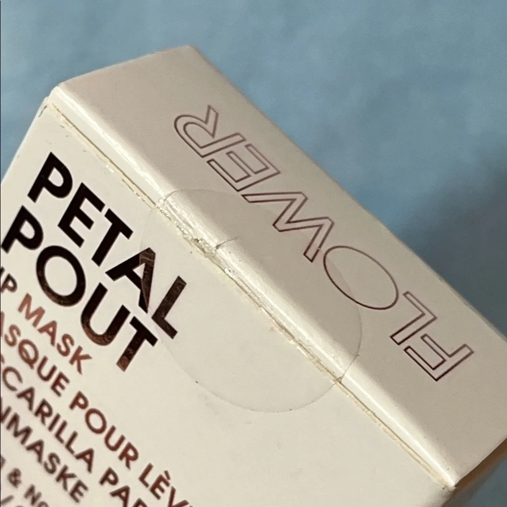 NEW Petal Pout Lip Mask - Smooch- from FLOWER Beauty